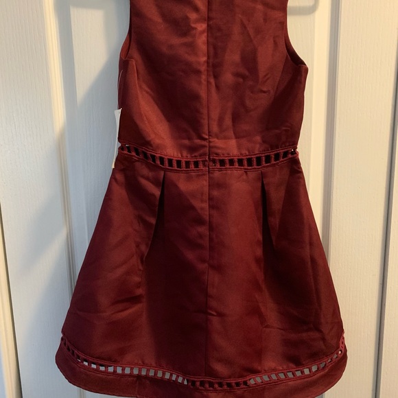 TOBI Burgundy NWT dress Small - Picture 2 of 4